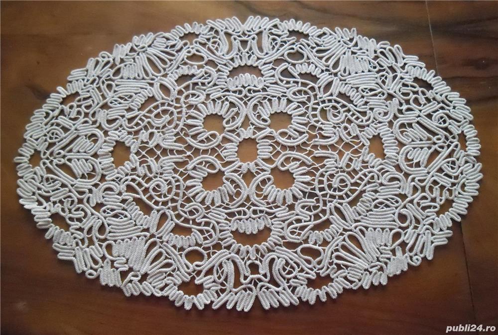 Macrame lucrat manual 56 / 36 cm. Macrame lucrat manual 56 / 36 cm.