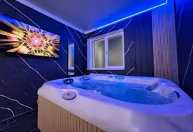 Luxor Jacuzzi Apartments