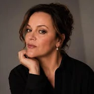  Claudia Balais