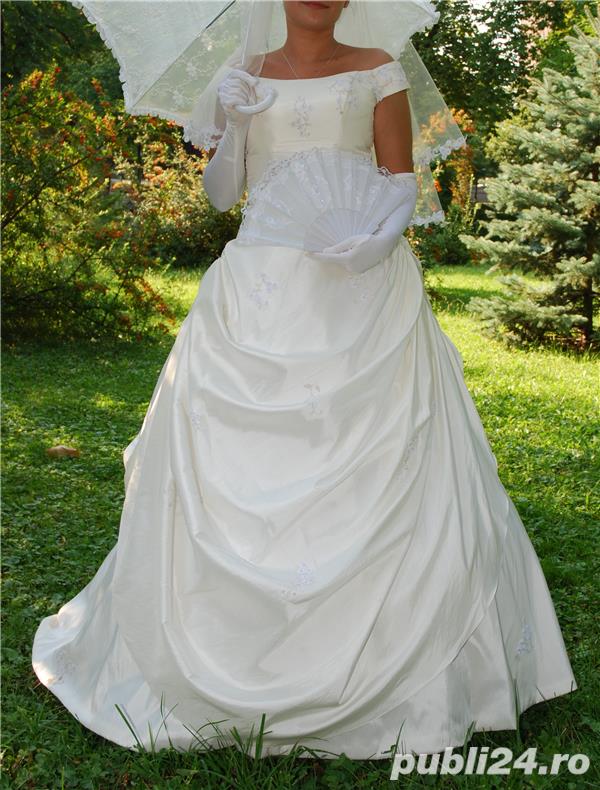 Rochie mireasa model unicat
