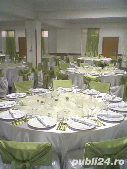 Mese rotunde noi de vanzare