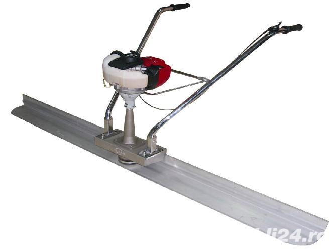 Inchiriere Grinda vibranta Honda GX35