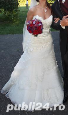 Vand rochie de mireasa impecabila