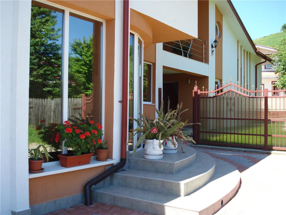 Camin de batrani "Centrul de Ingrijire si Supraveghere ISODAN Piatra Neamt"