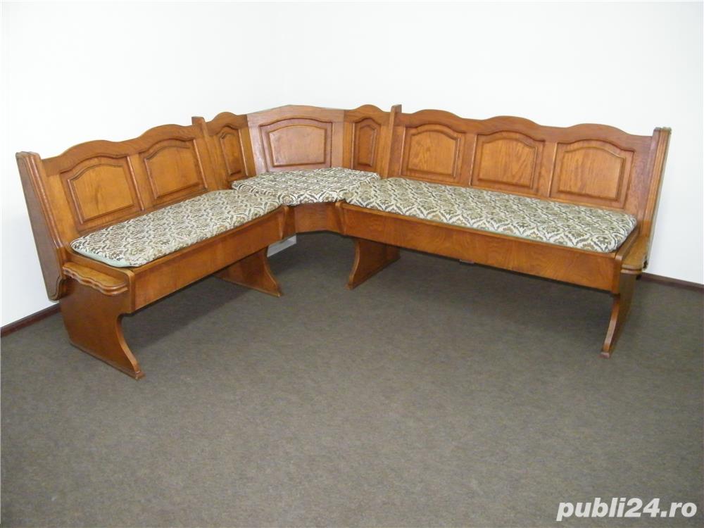 Coltar bucatarie , cu masă extensibilă de 6 persoane și scaun