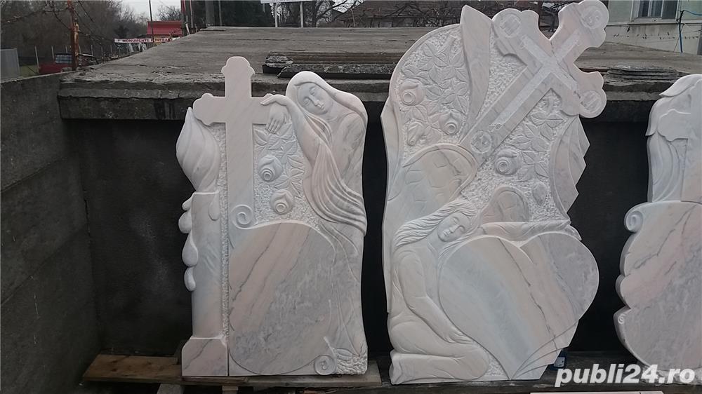Monumente funerare/ cruci marmura din stoc.Livrare rapida!De la 700 lei! Monumente funerare/ cruci marmura din stoc.Livrare rapida!De la 700 lei!