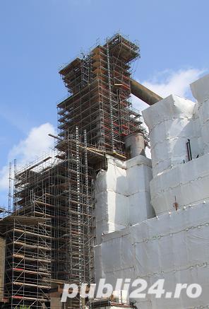 Inchiriem schela de fatada