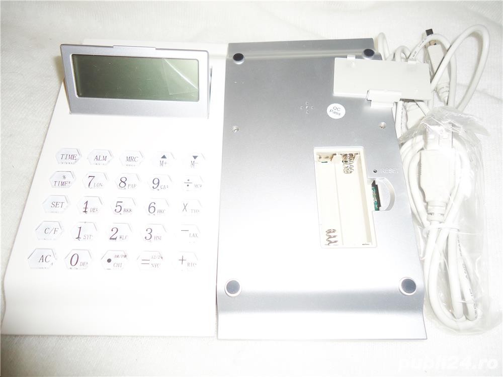 Hub USB cu calculator 3 iesiri USB