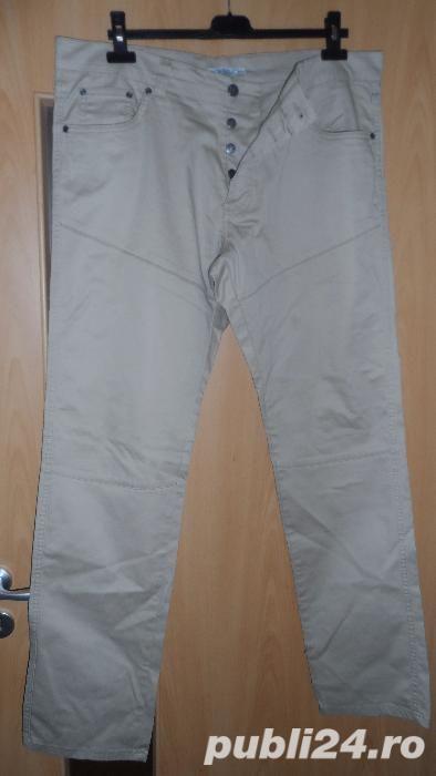 Pantaloni barbati Pantaloni barbati