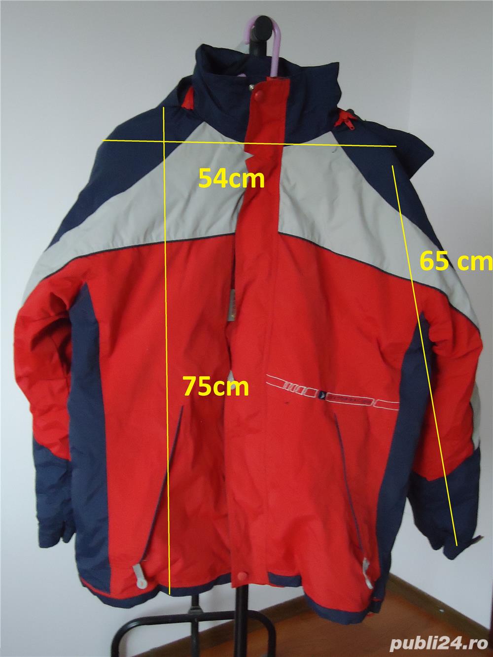  Geaca impermeabila cu gluga 