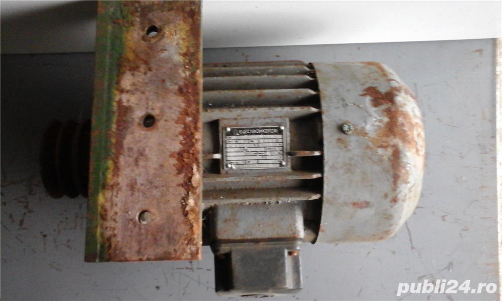 Motor, 750w, 920 rot.; Motor Tip 5MP,150w ; 2890 rot/min Motor, 750w, 920 rot.; Motor Tip 5MP,150w ; 2890 rot/min