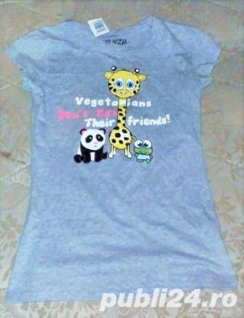 Tricou Nou de la BENETTON, mar S, bumbac calitativ, model foarte frumos Tricou Nou de la BENETTON, mar S, bumbac calitativ, model foarte frumos