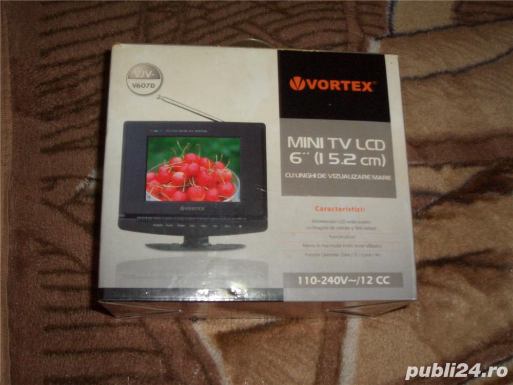 Televizor 15''inch Color cu Telecomanda nou la cutie cu toate accesorile merge si in casa la 220v 