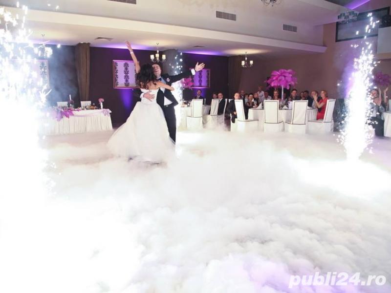 Fum greu , gheata carbonica, artificii pentru dansul mirilor