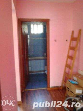 Inchiriez apartament 2 camere dincaramia in Resita pe termen lung