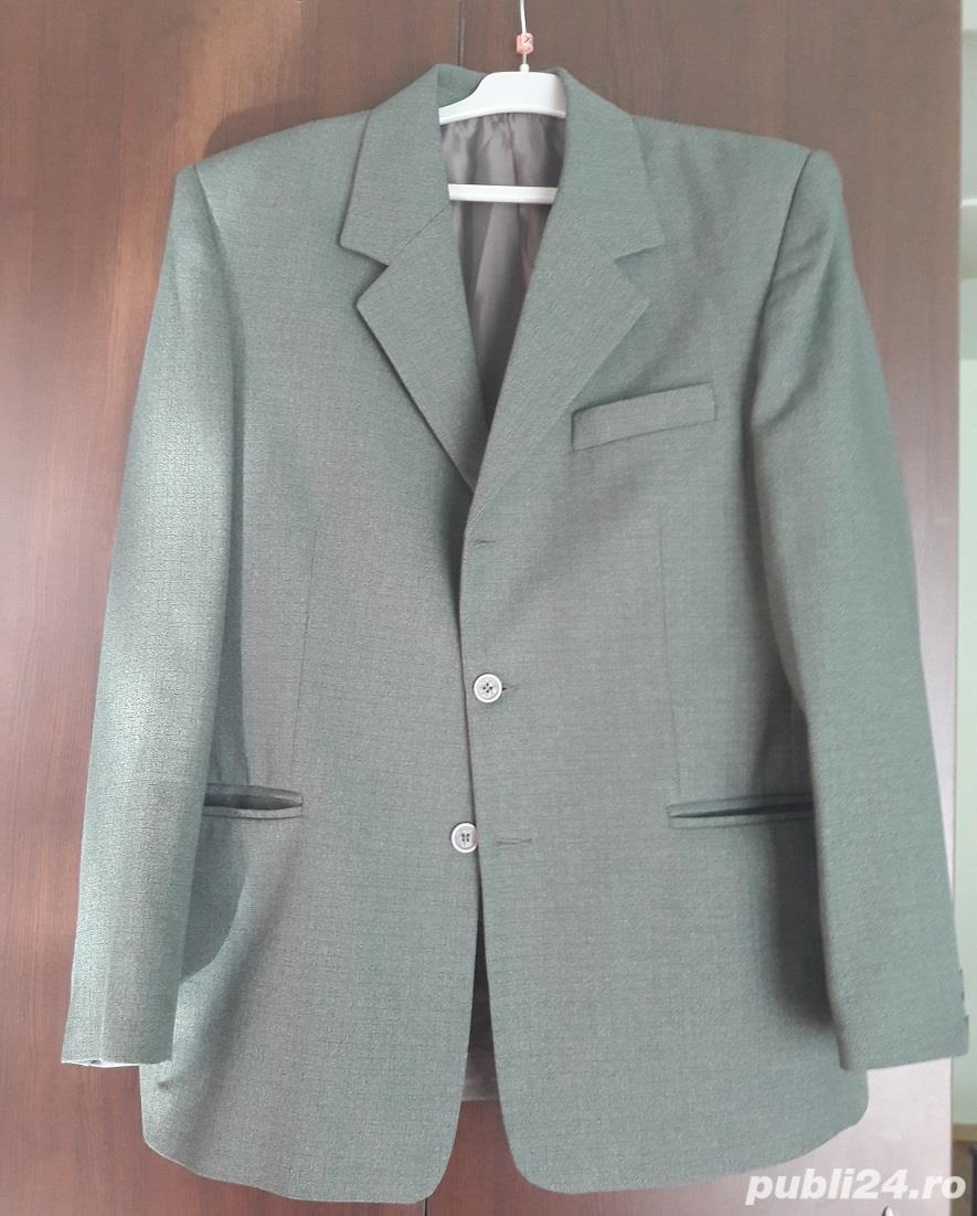 Costum vernil barbat - marimea 48 Costum vernil barbat - marimea 48