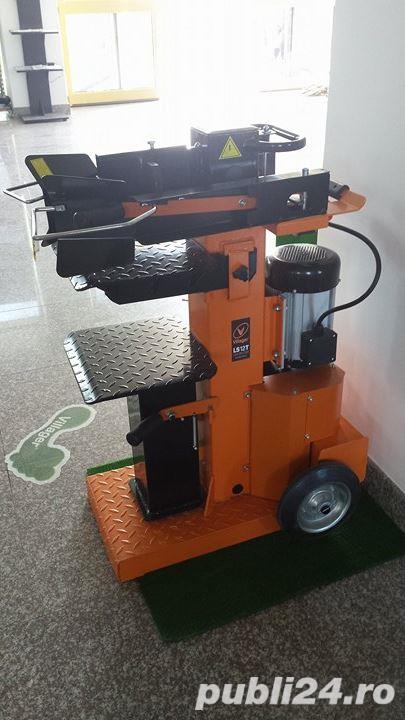 Masina hidraulica pt lemne 12 T