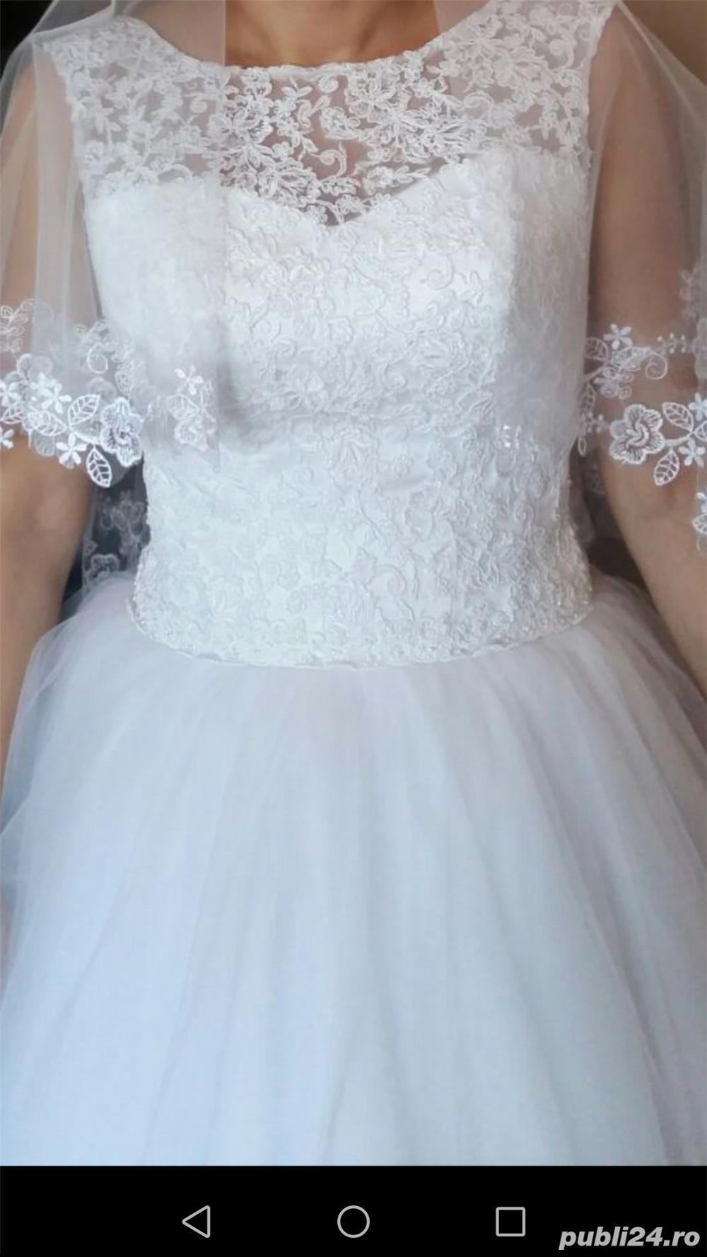 Vând 2 rochii de mireasa 
