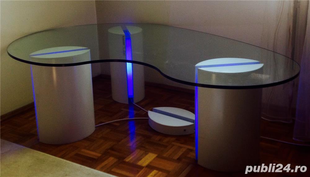 Masã de cristal Bavaria: Mobilier promotional pentru  "BMW Germany"