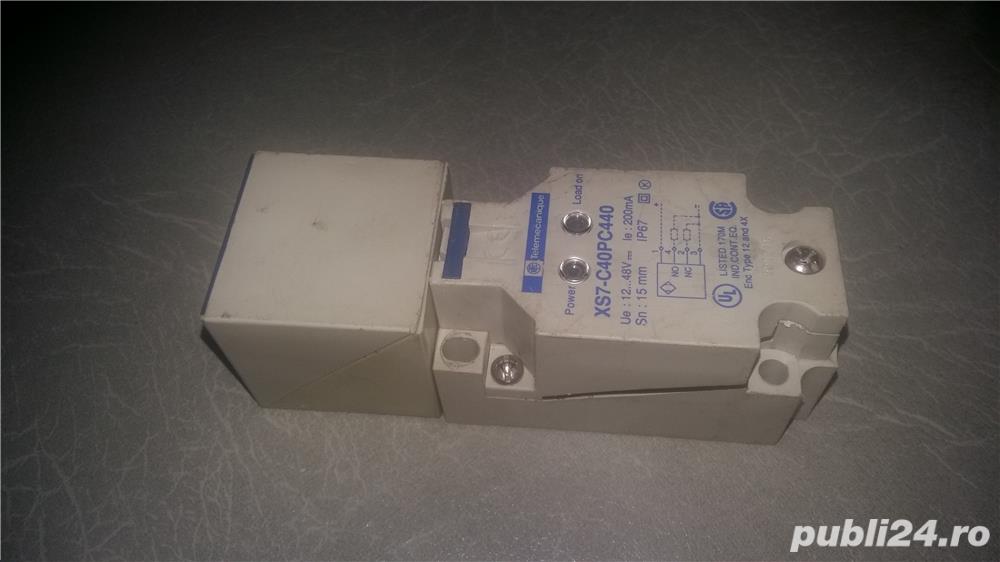 Sensor PNP Inductiv Telemecanique XS7-C40PC440  12 → 48 V