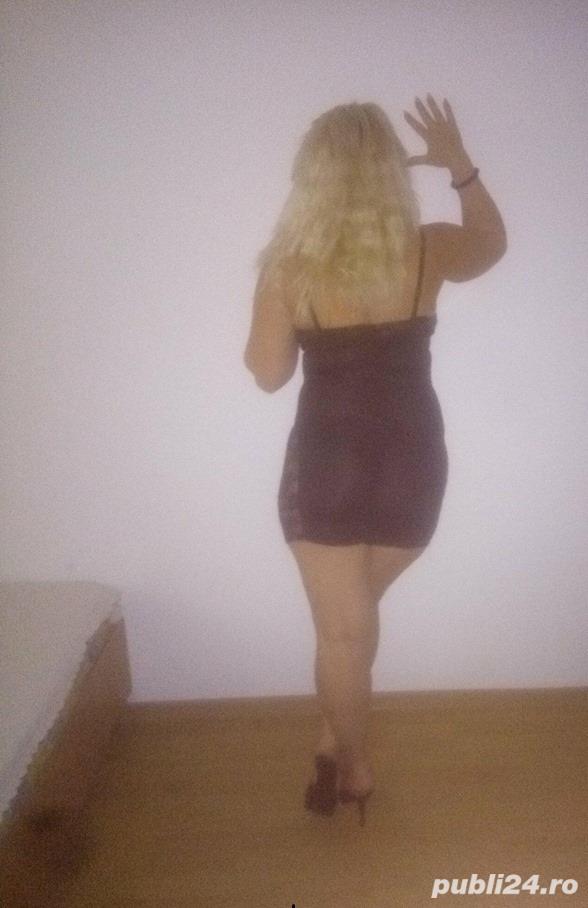 Doamna blonda  matura 43 ani servicii totale