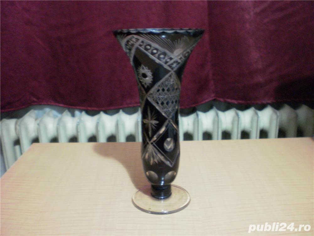 Vaza din cristal grena inchis vintage