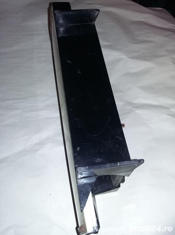 ceas vechi de masa defect pentru piese ,transport gratuit