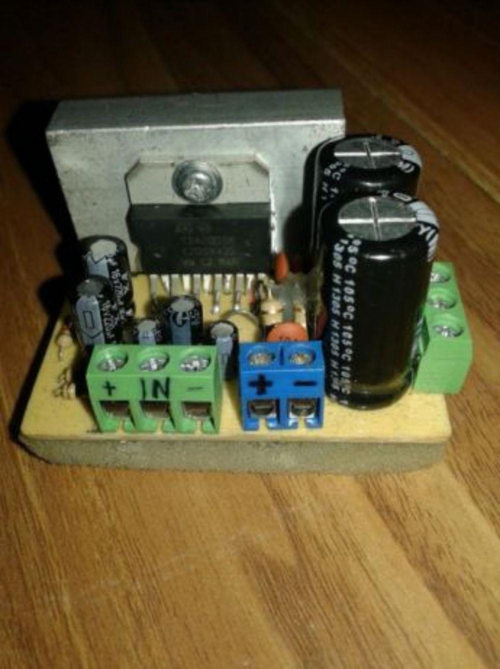 Amplificator 2 X 15 Wati Stereo