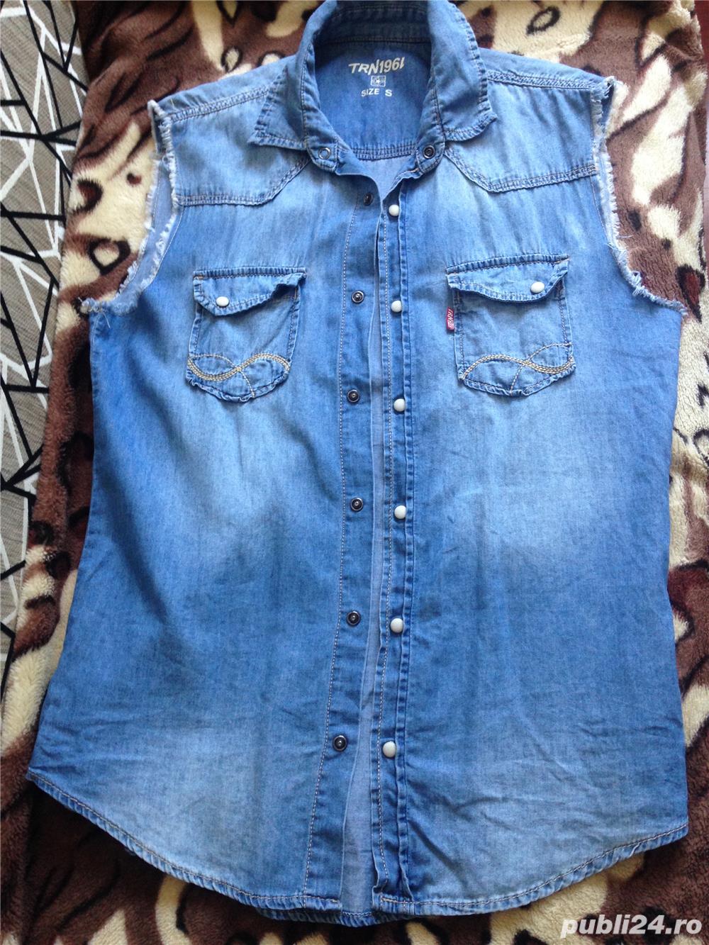 Cămașă fără mâneci 