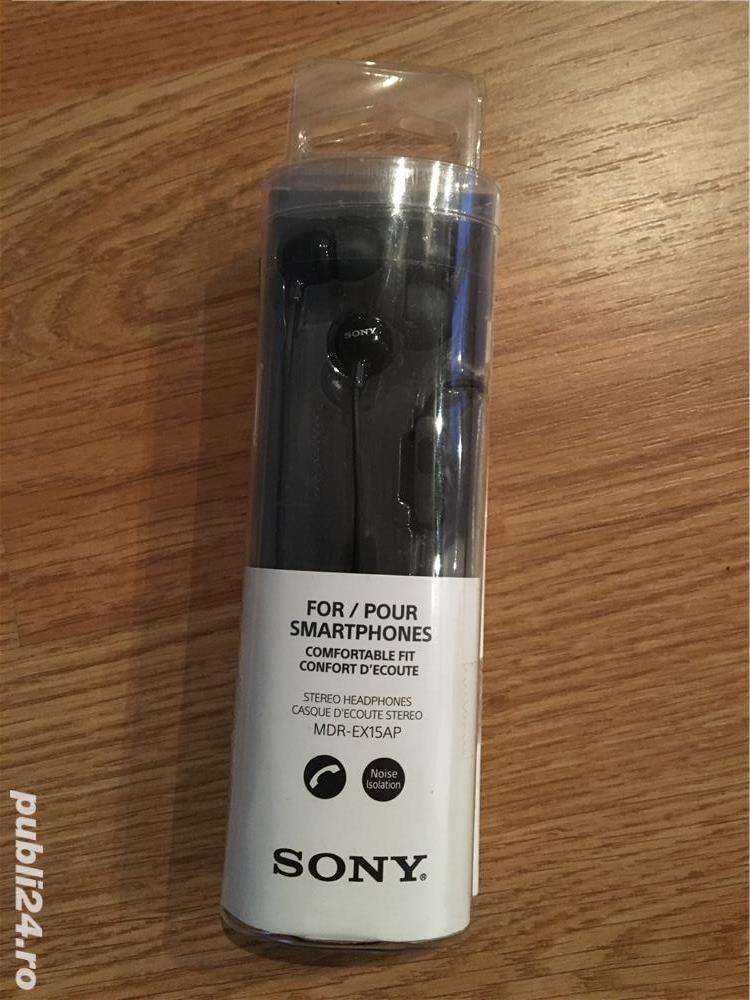Casti noi, sigilate, Sony model MDR-EX15AP cu microfon, negre Casti noi, sigilate, Sony model MDR-EX15AP cu microfon, negre