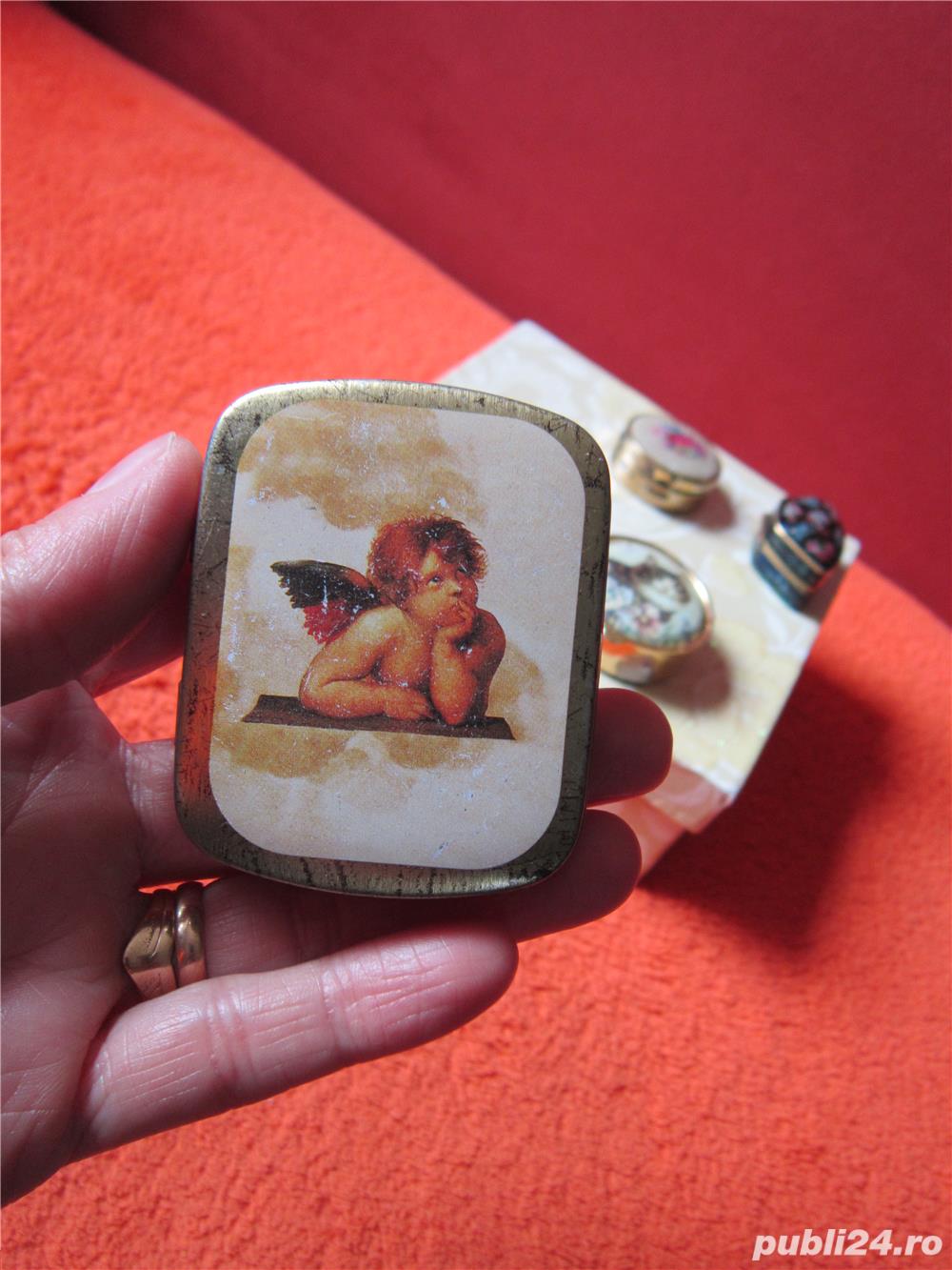 Vintage Pocket  Pill Box de colectie aurie, capac cu inger