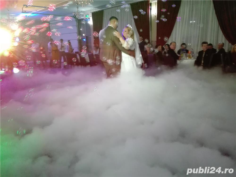 Fum greu (gheață carbonică) pentru dansul mirilor, ursitoare, etc