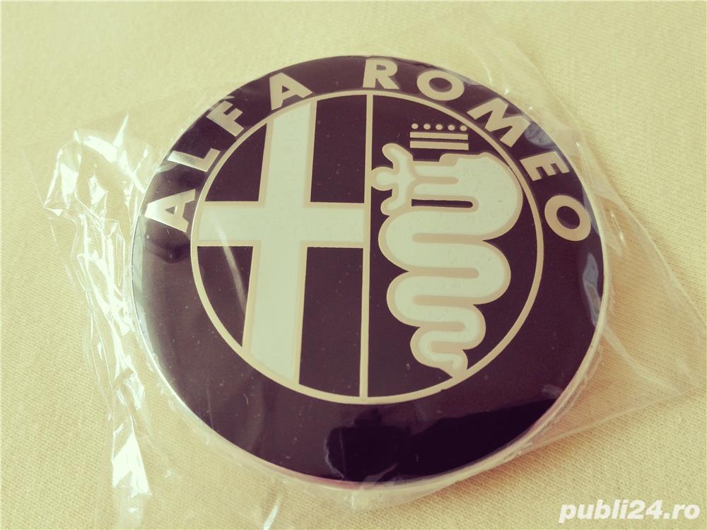 Emblema Alfa Romeo capota si portbagaj de 74 mm culoare pe negru
