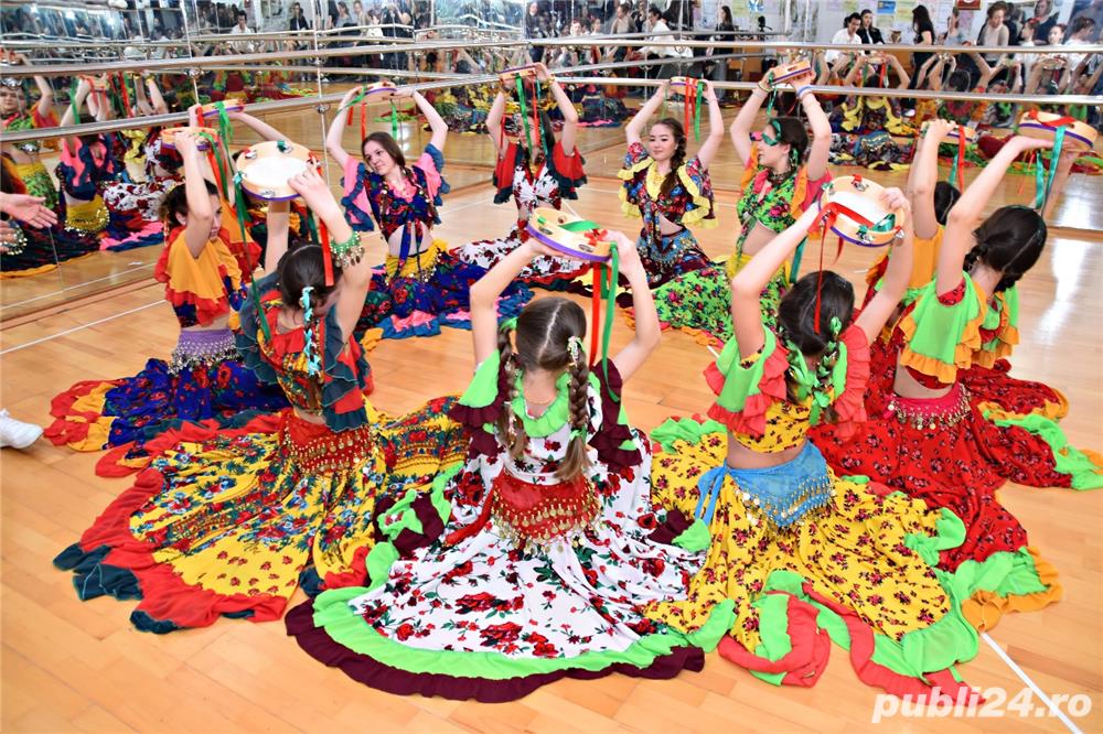 Costume de dama tiganesti si orientale, pentru spectacole