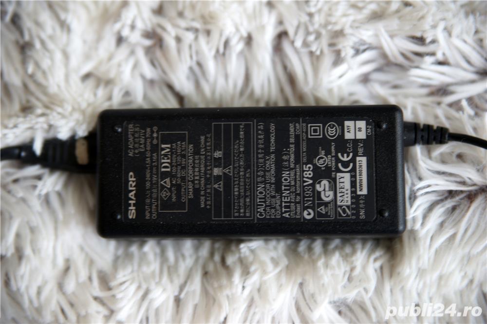 Vand alimentator Sharp 19 V, 3,16 A, pt laptop. Pret negociabil. Vand alimentator Sharp 19 V, 3,16 A, pt laptop. Pret negociabil.