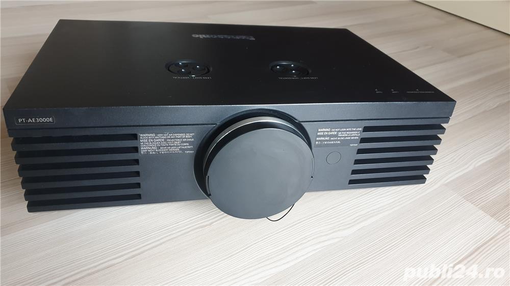 videoproiector  fullhd Panasonic PT AE3000 E plus ecran 120 inch