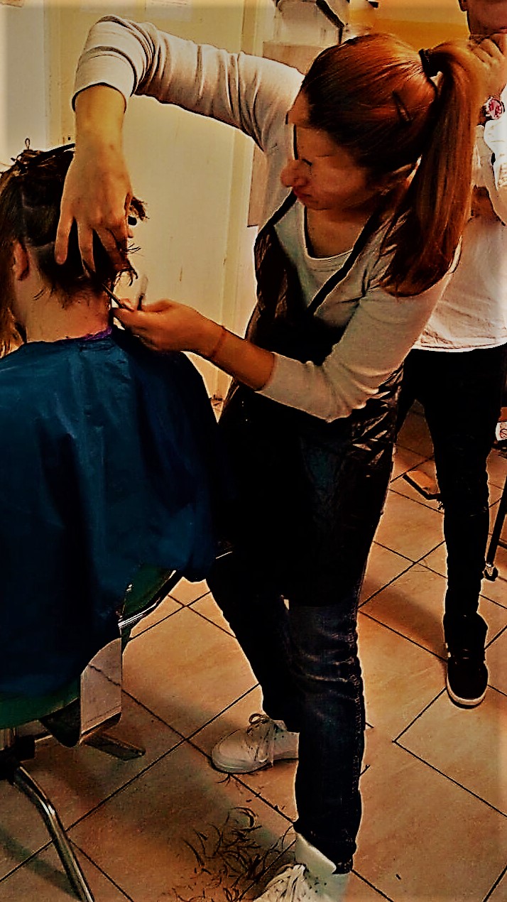 Incepe cursul de Coafura! Locuri limitate, nu rata!