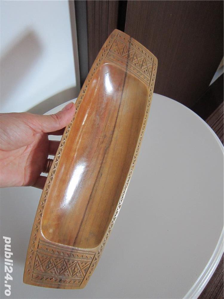 platou lemn de esenta tare -un cadou inedit