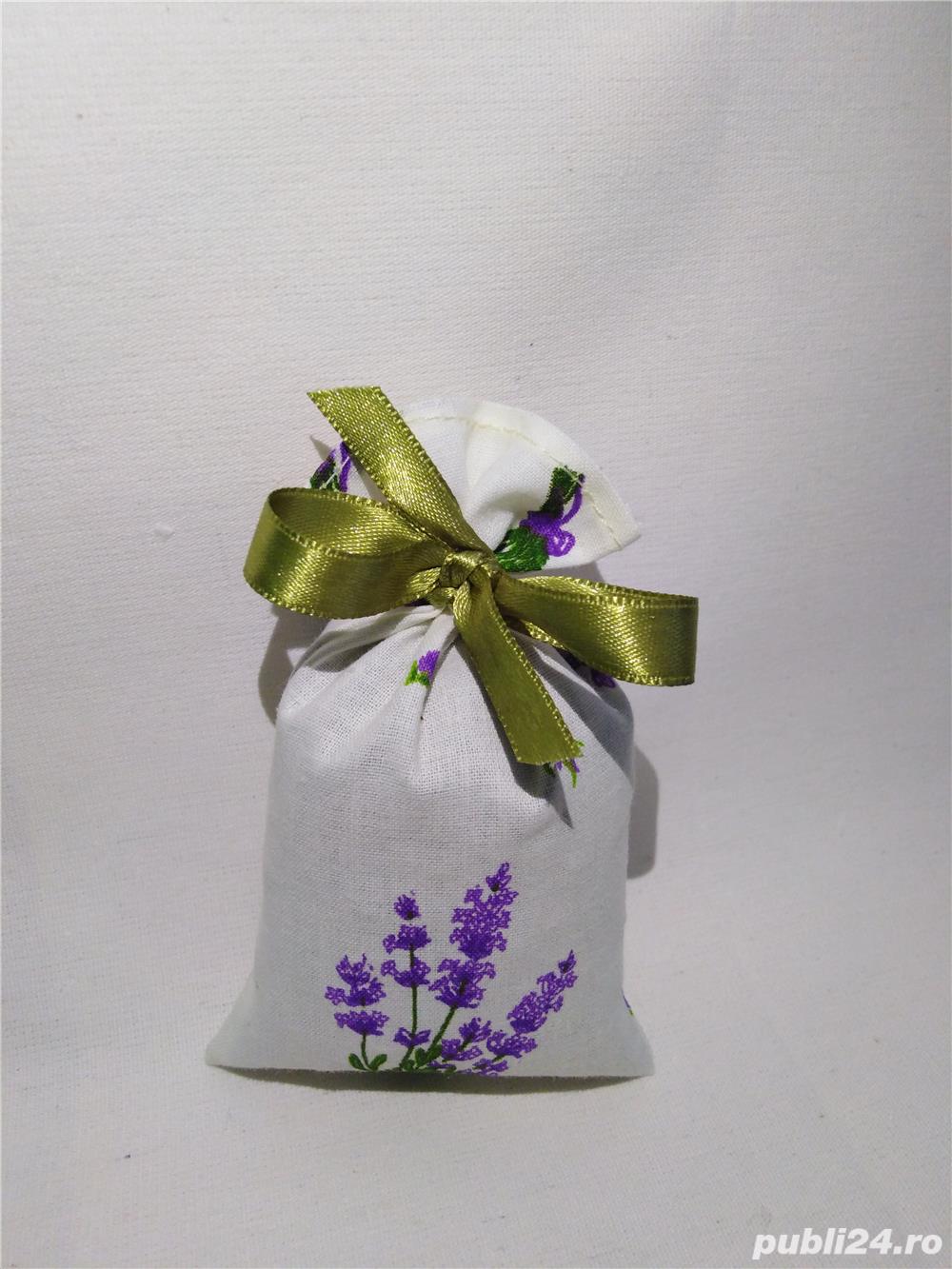 Saculeti (mărturii) cu floare de lavanda Saculeti (mărturii) cu floare de lavanda