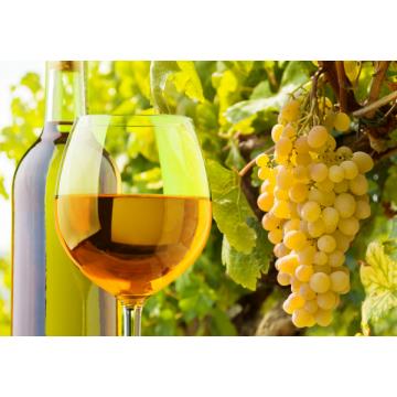 Vand vin alb, rosu si tuica din vin