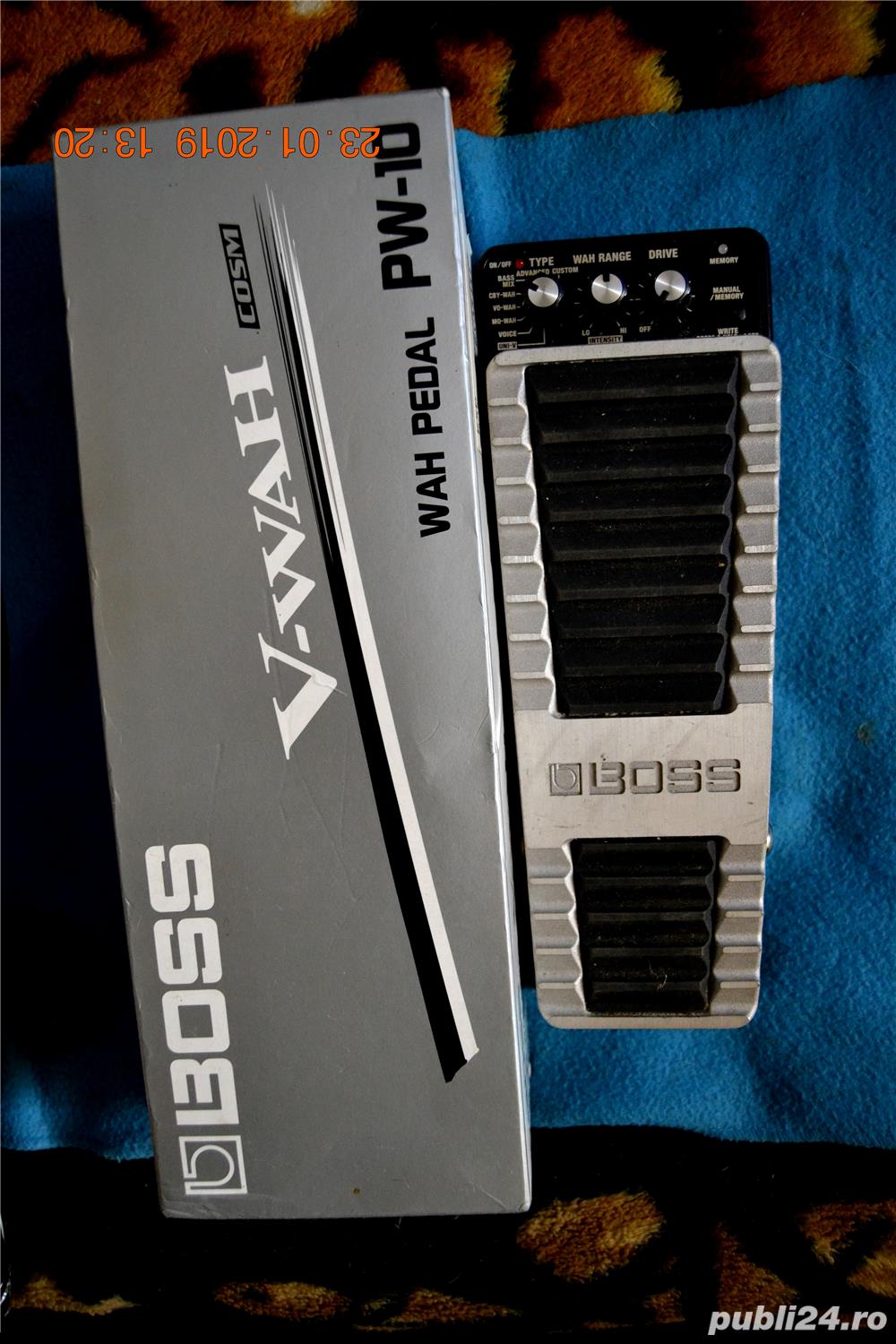 Vând pedală de chitară Boss FW 10 Wah Wah