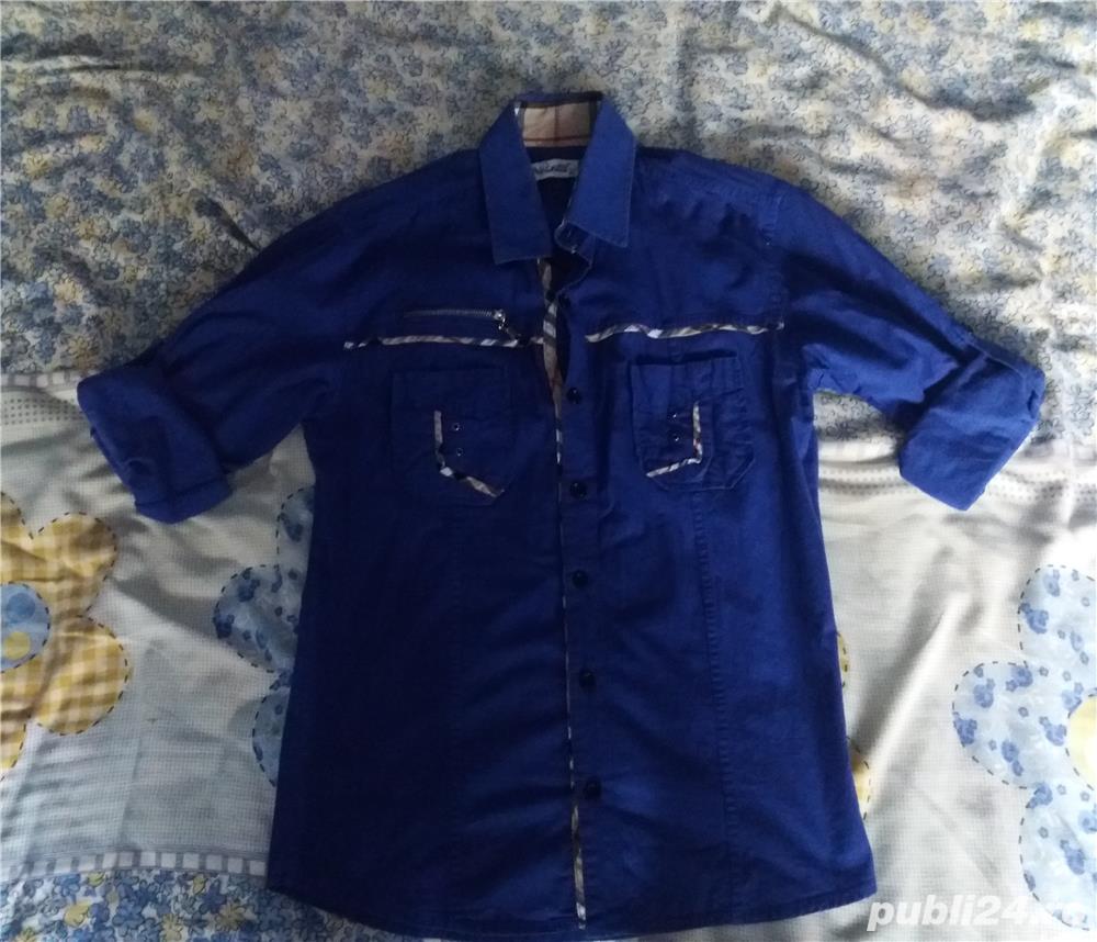 Vând cămașă albastră !