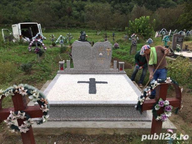 Executam Monumente funerare, Cruci