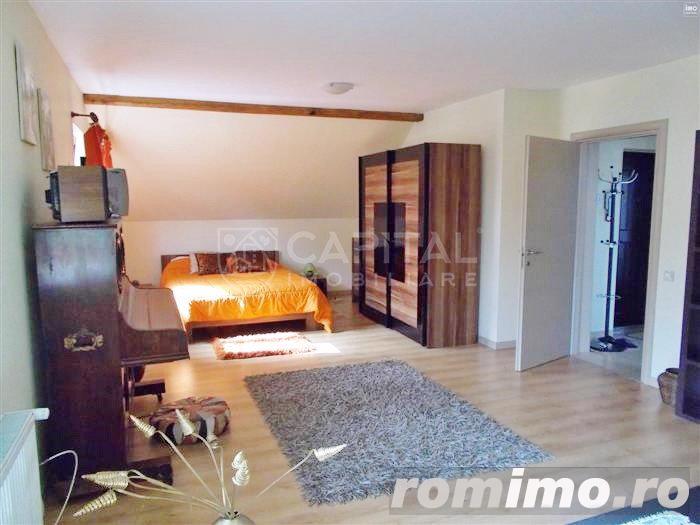 Apartament la mansardă, Andrei Mureșanu Apartament la mansardă, Andrei Mureșanu