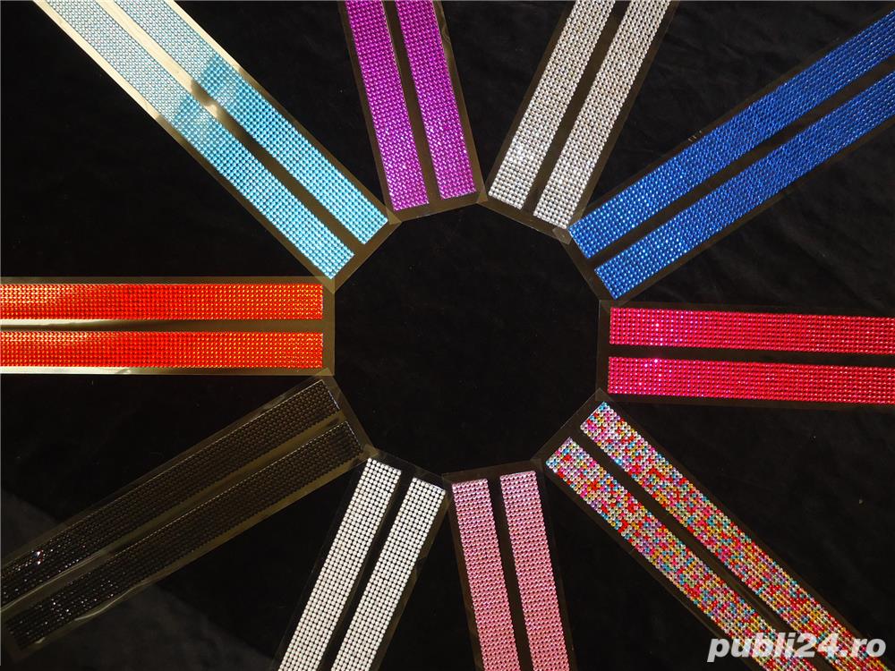 Strasuri decorative adeziv cristale Swarovski pietre design haine telefoane masini laptop mobilier 