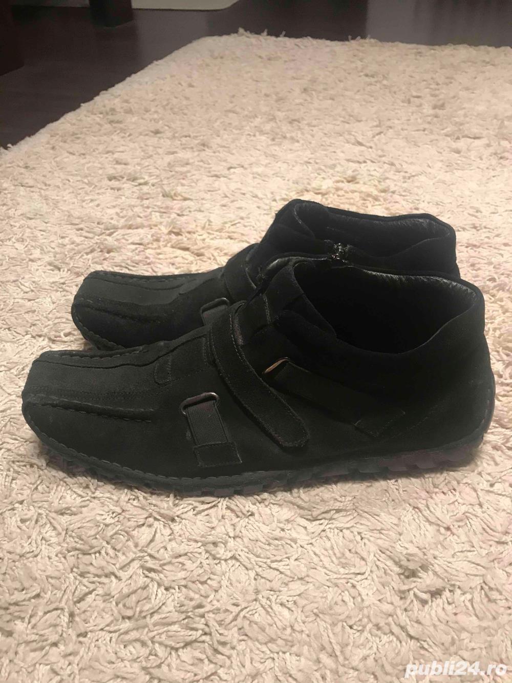 Ghete din piele intoarsa