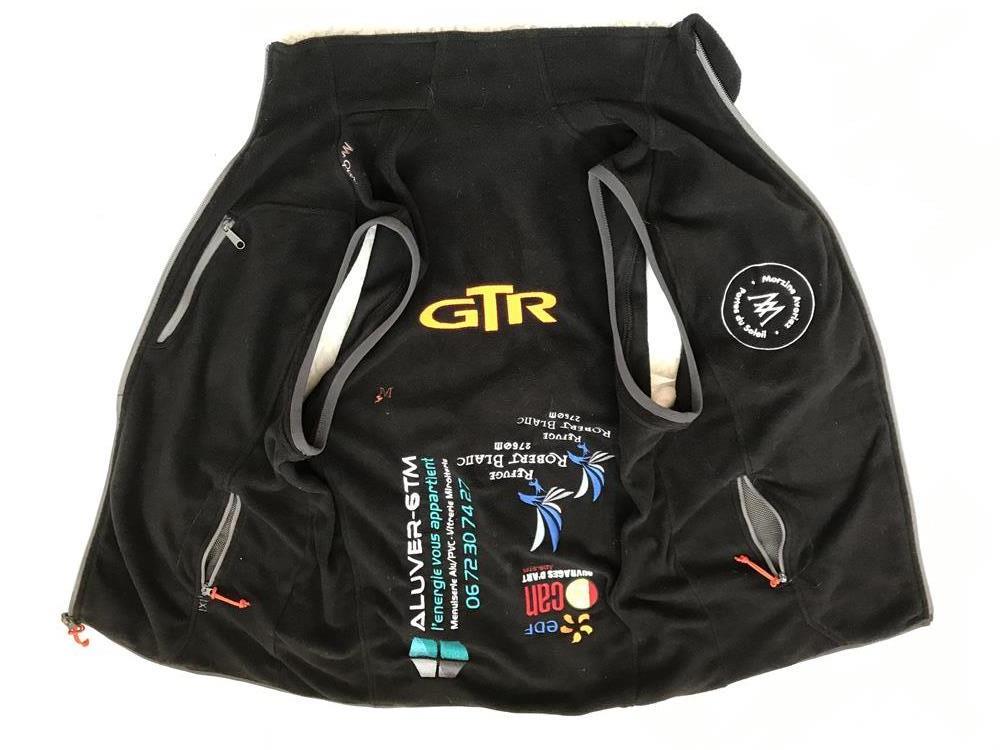 Vesta neagra originala unisex dama barbati polar 3 buzunare fermoare firma Decathlon embleme brodate