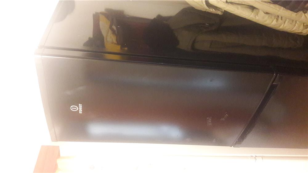 Vand combina frigorifica Indesit