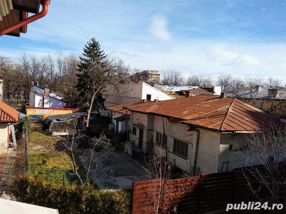 Casa demolabila cu teren 547 mp, zona Bulevardul Independentei