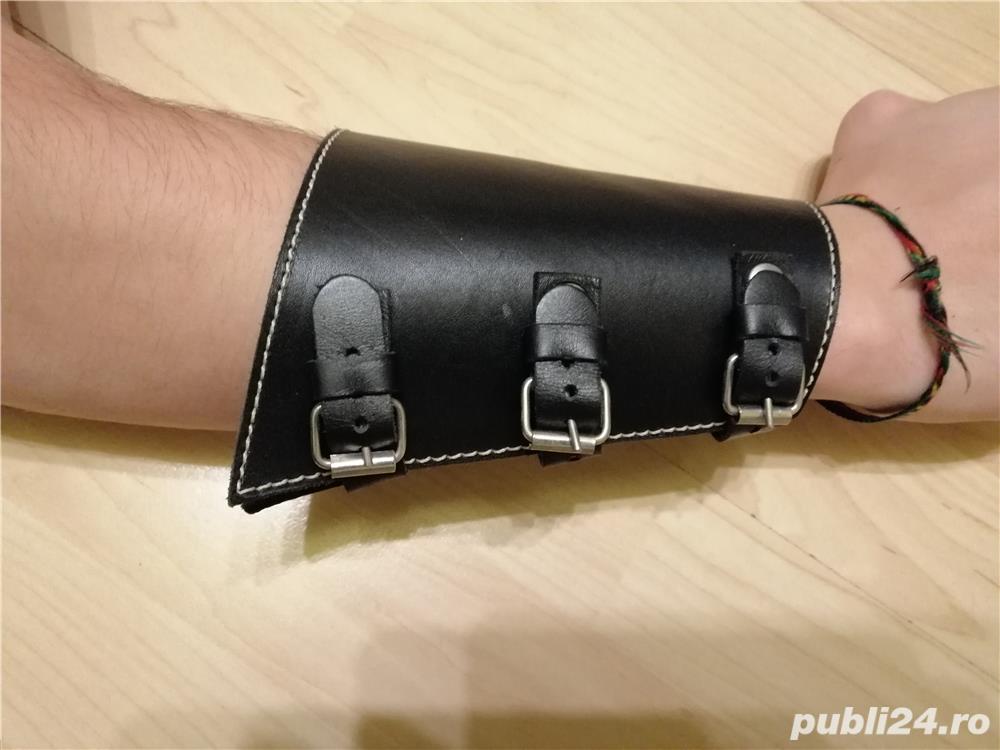 Vând manșete din piele Vând manșete din piele